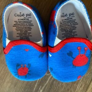Crab baby shoes